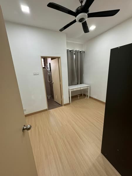 2-storey Terraced House for Sale in Lakeside Residences (Puchong) - Kevin Tan - Bedroom - PropertyGuru.com.my