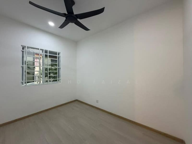 Rumah Teres 1 Tingkat untuk Dijual di Rawang (Selangor) - Mohd Faizal - Bedroom - PropertyGuru.com.my