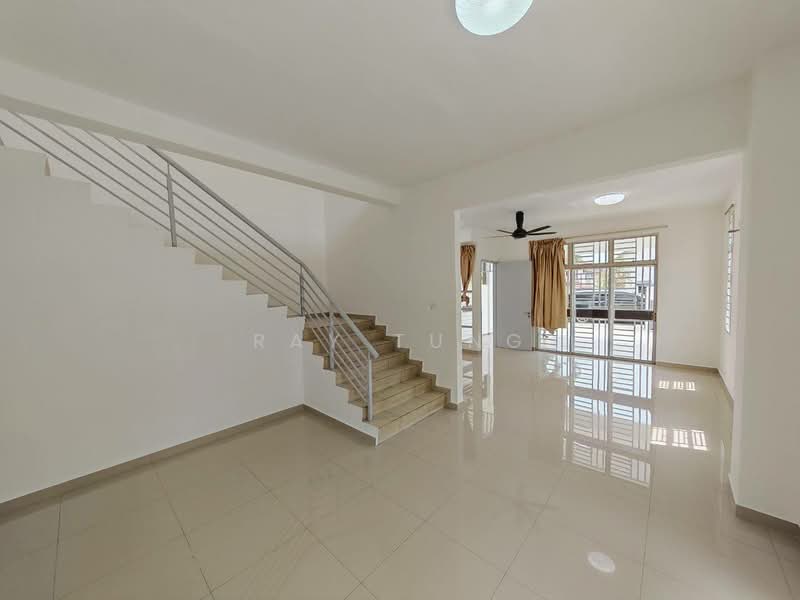 Rumah Teres 2 Tingkat untuk Disewa di Ulu Tiram (Johor) - Ray Tung - Living Room - PropertyGuru.com.my