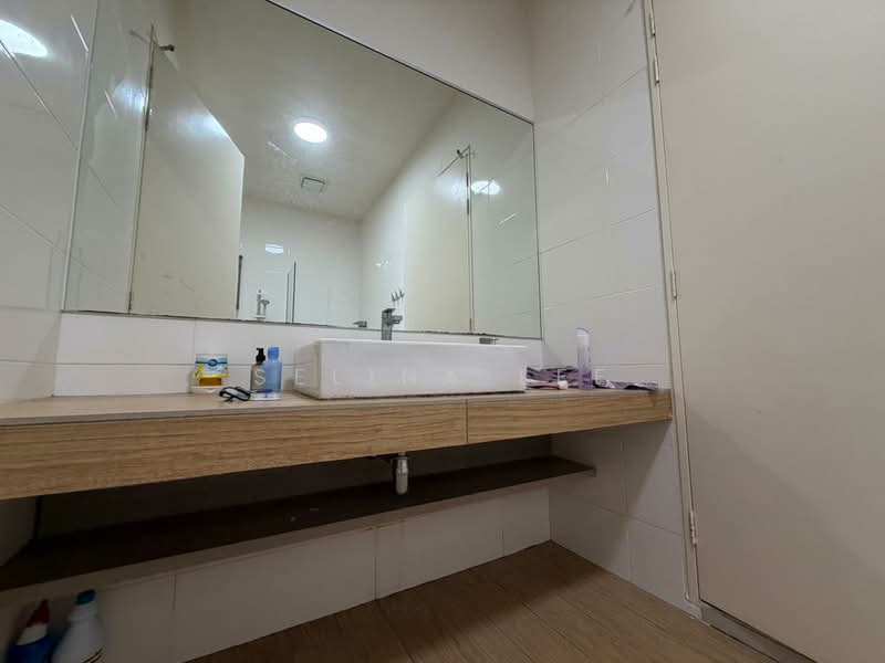 Kondominium untuk Disewa di The Parque Residences - Selina Lee - Bathroom - PropertyGuru.com.my