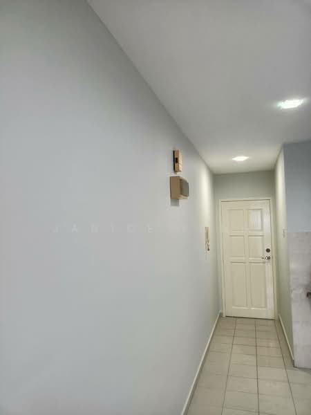 Apartment for Rent at Lake View Suites - Janice Yong - Corridor - PropertyGuru.com.my