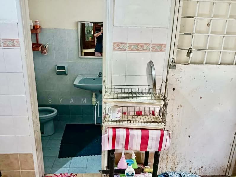 Rumah Teres 2 Tingkat untuk Dijual di Subang Jaya (Selangor) - Syamsul Ilham - Bathroom - PropertyGuru.com.my