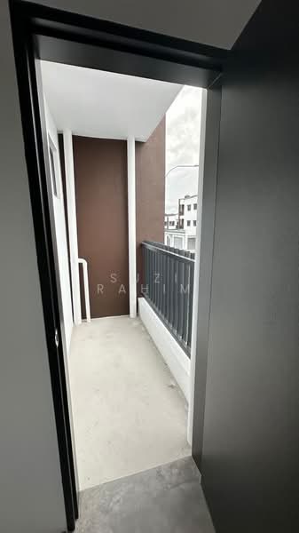 Shop for Rent in Semenyih (Selangor) - Suzi Rahim - Balcony - PropertyGuru.com.my