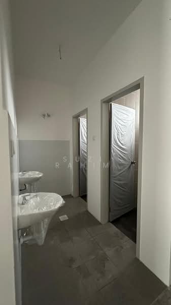 Shop for Rent in Semenyih (Selangor) - Suzi Rahim - Bathroom - PropertyGuru.com.my