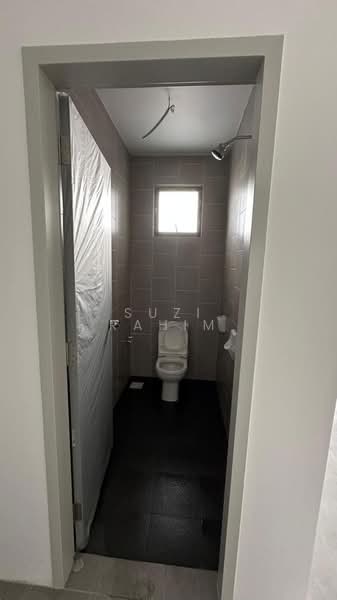Shop for Rent in Semenyih (Selangor) - Suzi Rahim - Bathroom - PropertyGuru.com.my