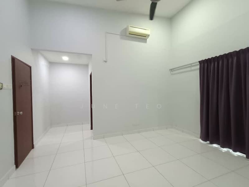 Rumah Teres 2 Tingkat untuk Disewa di Taman Bestari Indah (Ulu Tiram) - June Teo - PropertyGuru.com.my