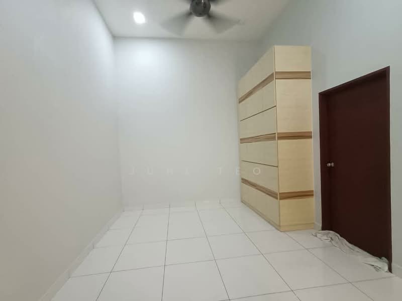 Rumah Teres 2 Tingkat untuk Disewa di Taman Bestari Indah (Ulu Tiram) - June Teo - PropertyGuru.com.my