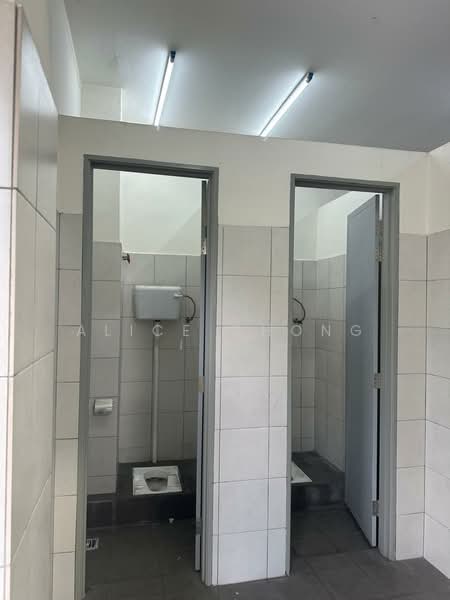 Factory for Rent in Kota Puteri Seksyen 8 (Batu Arang) - Alice Chong - Bathroom - PropertyGuru.com.my