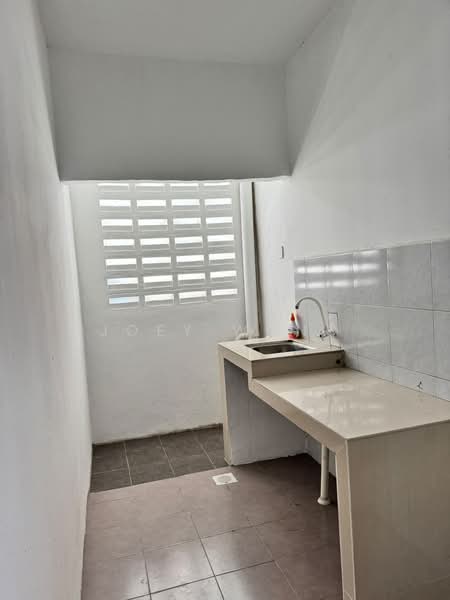 Flat for Rent at Damai Utama - Joey Wong - Kitchen - PropertyGuru.com.my