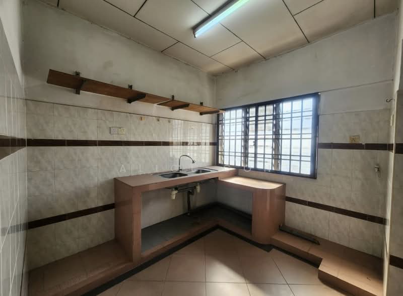 Flat for Rent at Taman Bukit Mewah - Alice Goh - Kitchen - PropertyGuru.com.my