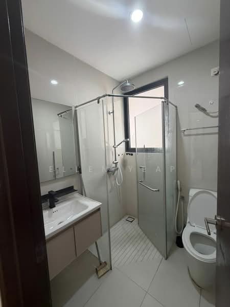 Condominium for Rent at Amberside @ Country Garden Danga Bay - Ellen Yeap - Bathroom - PropertyGuru.com.my