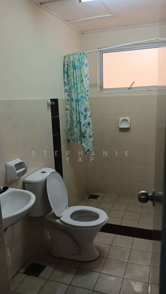 Servis Apartment untuk Dijual di Koi Kinrara - Stephanie Yap - Bathroom - PropertyGuru.com.my