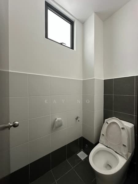 Kedai untuk Disewa di Taman Ekoperniagaan (Senai) - Kay Ng - Bathroom - PropertyGuru.com.my