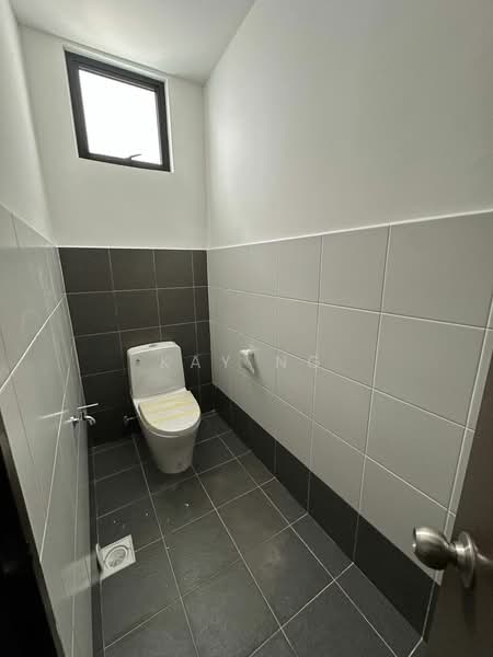 Kedai untuk Disewa di Taman Ekoperniagaan (Senai) - Kay Ng - Bathroom - PropertyGuru.com.my