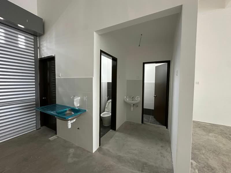 Kedai untuk Disewa di Taman Ekoperniagaan (Senai) - Kay Ng - Bathroom - PropertyGuru.com.my