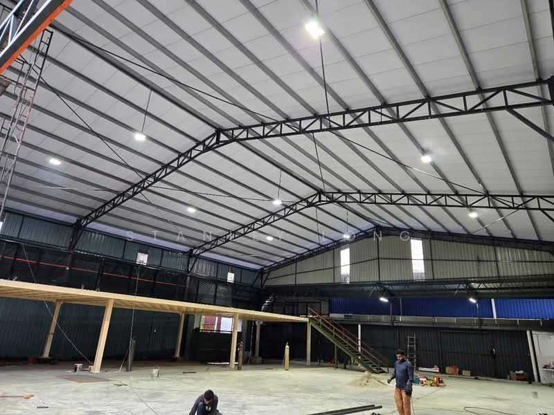 Gudang untuk Disewa di Kampung Baru Salak Selatan (Salak South) - Stanley Long - Interior - PropertyGuru.com.my