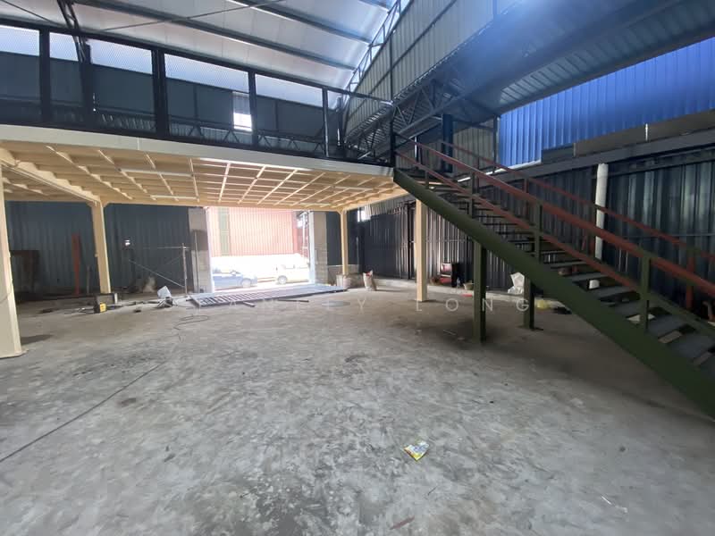 Gudang untuk Disewa di Kampung Baru Salak Selatan (Salak South) - Stanley Long - Interior - PropertyGuru.com.my