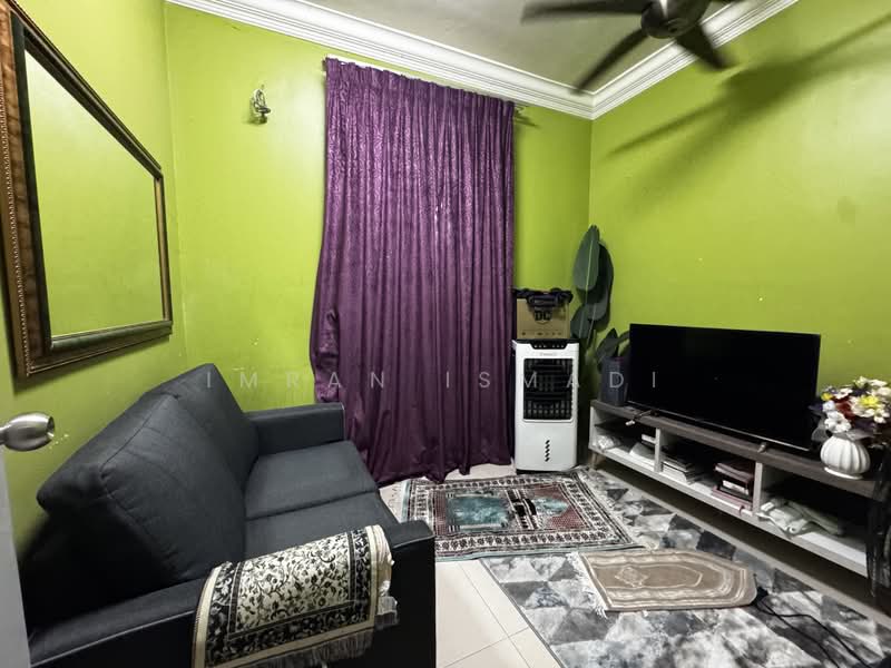 Pangsapuri untuk Dijual di Pangsapuri Anggun - Imran Ismadi - Living Room - PropertyGuru.com.my