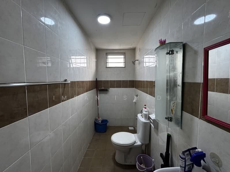 Pangsapuri untuk Dijual di Pangsapuri Anggun - Imran Ismadi - Bathroom - PropertyGuru.com.my