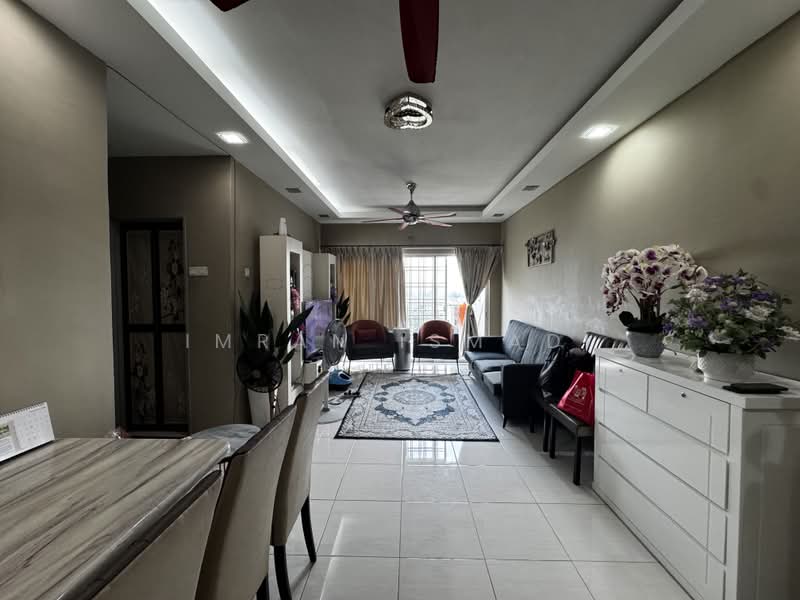 Pangsapuri untuk Dijual di Pangsapuri Anggun - Imran Ismadi - Living Room - PropertyGuru.com.my