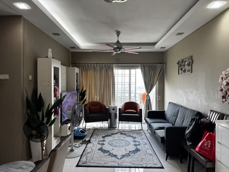 Pangsapuri untuk Dijual di Pangsapuri Anggun - Imran Ismadi - Living Room - PropertyGuru.com.my