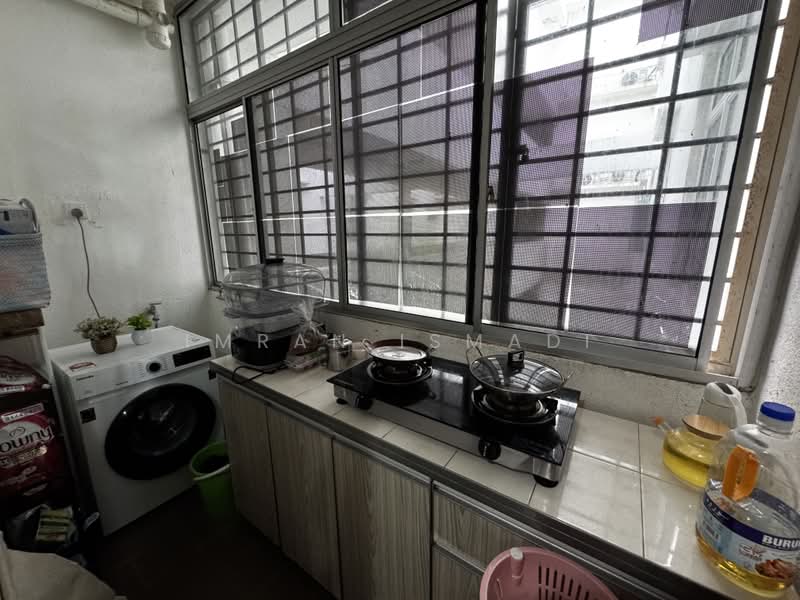 Pangsapuri untuk Dijual di Pangsapuri Anggun - Imran Ismadi - Kitchen - PropertyGuru.com.my