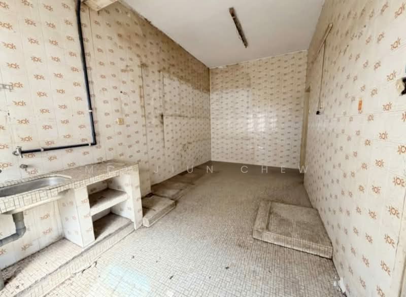 Rumah Teres 2 Tingkat untuk Dijual di Taman Overseas Union (Taman Oug) (Jalan Klang Lama (Old Klang Road)) - MEI JIUN CHEW - Kitchen - PropertyGuru.com.my