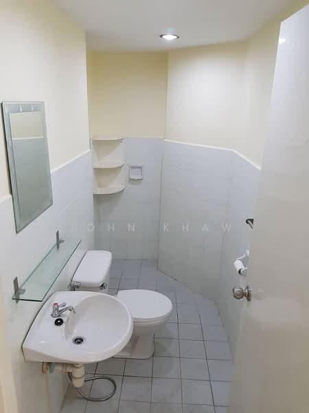 Pangsapuri untuk Disewa di Jalil Damai Apartments - John Khaw - Bathroom - PropertyGuru.com.my