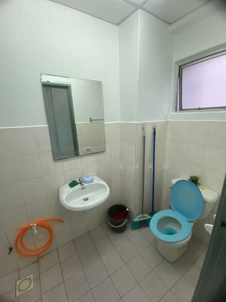 Pangsapuri untuk Disewa di Jalil Damai Apartments - John Khaw - Bathroom - PropertyGuru.com.my