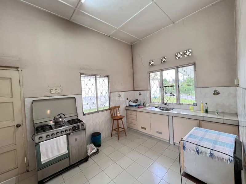 Rumah Banglo untuk Dijual di Seksyen 12 (Petaling Jaya) - Lina A - Kitchen - PropertyGuru.com.my