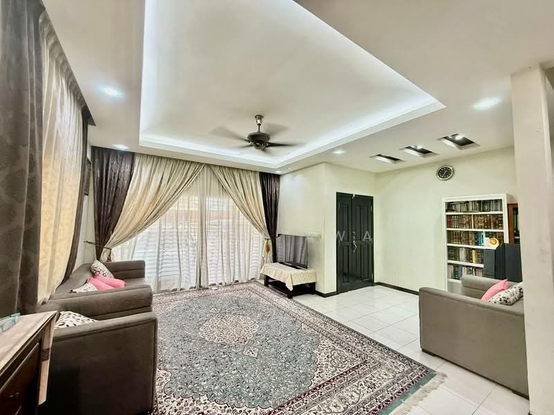 Rumah Teres untuk Dijual di Bukit Jelutong (Shah Alam) - Khairol Awang - Living Room - PropertyGuru.com.my