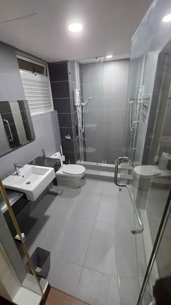 Servis Apartment untuk Disewa di Tropez Residences - Kexin Hua - Bathroom - PropertyGuru.com.my