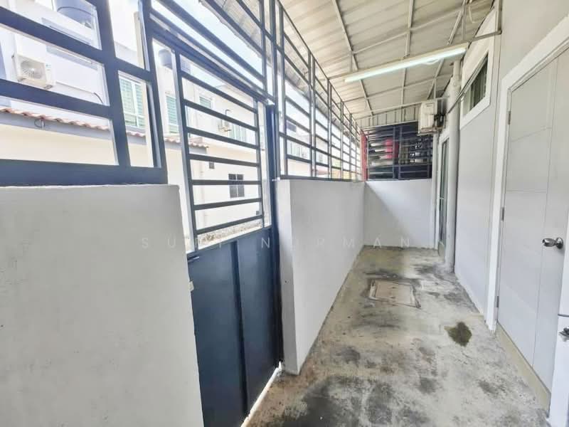 2-storey Terraced House for Sale in Bandar Seri Impian (Kluang) - Sufi Norman - Corridor - PropertyGuru.com.my