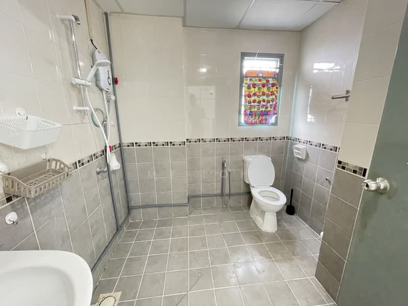 Kondominium untuk Disewa di Selayang Point - MY Loh - Bathroom - PropertyGuru.com.my