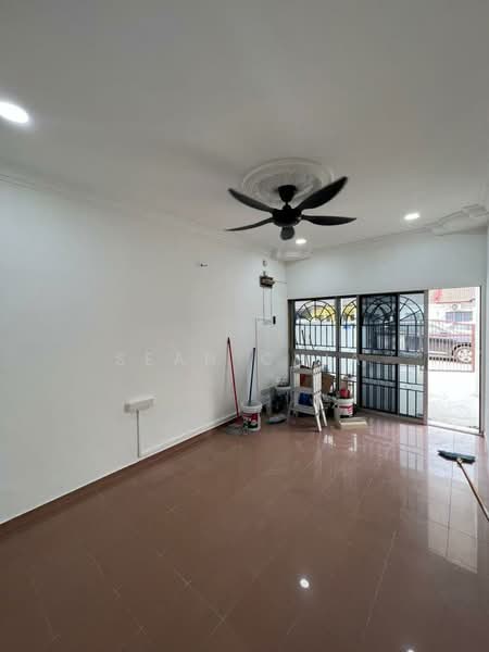 Rumah Teres 1 Tingkat untuk Dijual di Klang (Selangor) - Sean Chia - Living Room - PropertyGuru.com.my