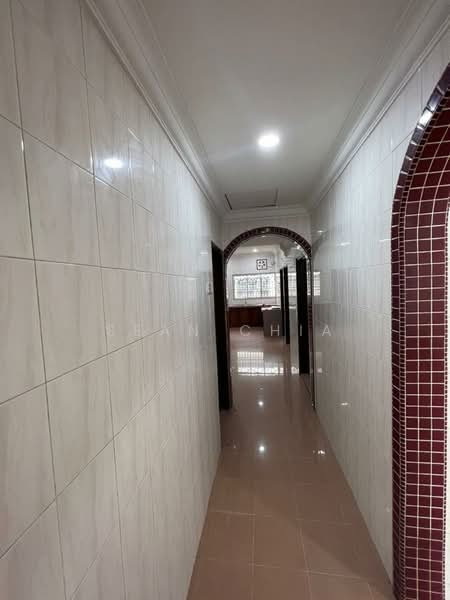 Rumah Teres 1 Tingkat untuk Dijual di Klang (Selangor) - Sean Chia - Corridor - PropertyGuru.com.my