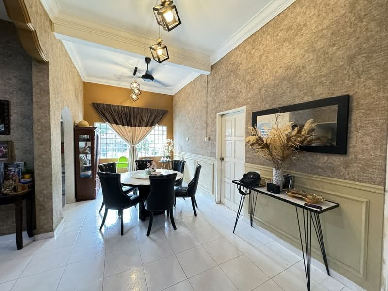 Rumah Banglo untuk Dijual di Johor Bahru (Johor) - Rain Ng - Dining Room - PropertyGuru.com.my