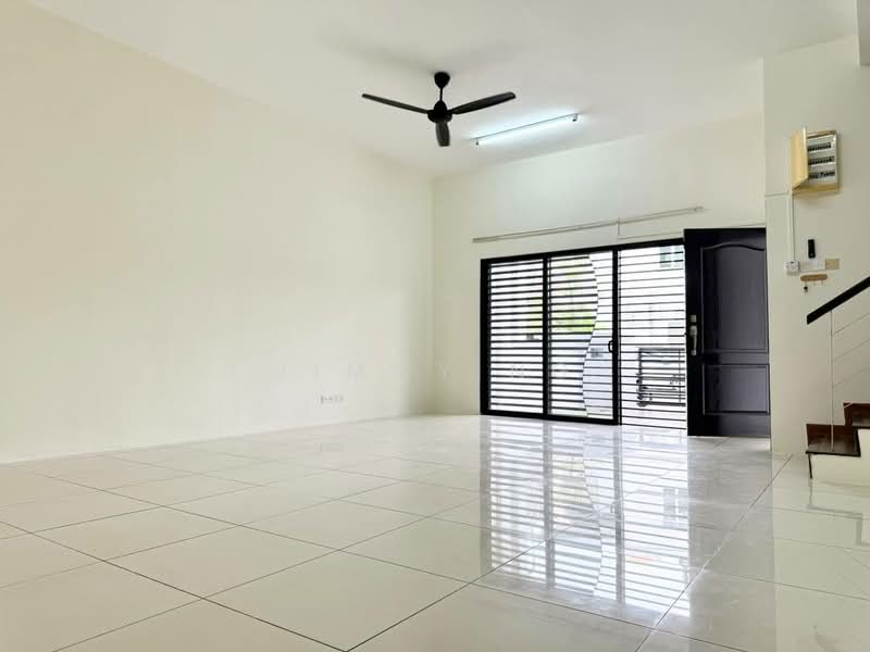 2.5-storey Terraced House for Rent in Bandar Mahkota Cheras (Cheras) - Jimmy Ng - Living Room - PropertyGuru.com.my