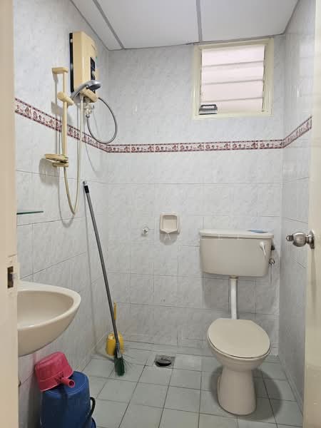 Condominium for Sale at Green Acre - Stella Lee - Bathroom - PropertyGuru.com.my