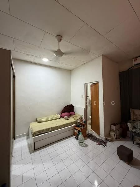 Rumah Berkembar untuk Dijual di Taman Megah Ria (Masai) - Lai Kok Seng - Bedroom - PropertyGuru.com.my