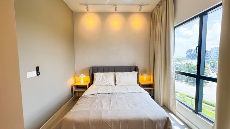 Servis Apartment untuk Disewa di Maya Ara Residences - Kim Ling - Master Bedroom - PropertyGuru.com.my