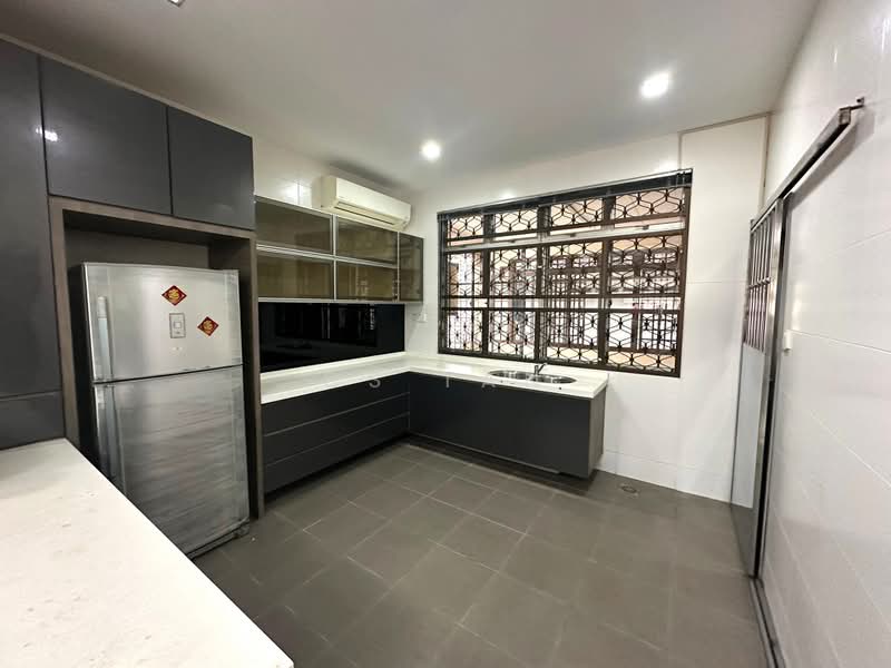 Semi-Detached House for Rent in Taman Pelangi (Johor Bahru) - CS Tan - Kitchen - PropertyGuru.com.my