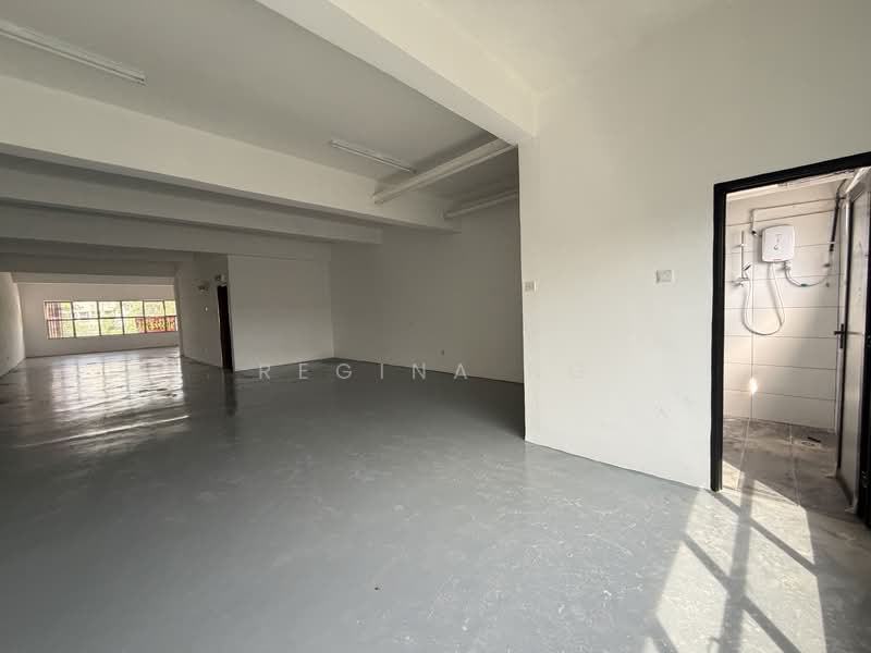 Office for Rent in Pusat Perdagangan Seri Kembangan (Seri Kembangan) - Regina Ng - PropertyGuru.com.my