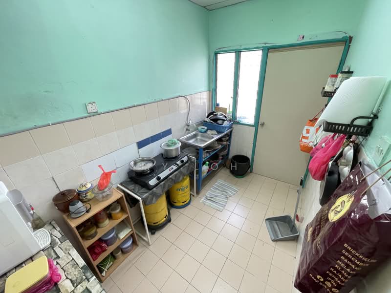Rumah Berkembar untuk Dijual di Taman Selayang Mutiara (Selayang) - MY Loh - Kitchen - PropertyGuru.com.my