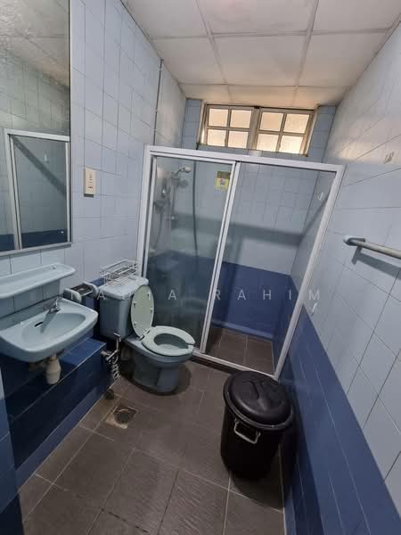 Kondominium untuk Dijual di Fajar Ria @ Pantai - Nadia Rahim - Bathroom - PropertyGuru.com.my