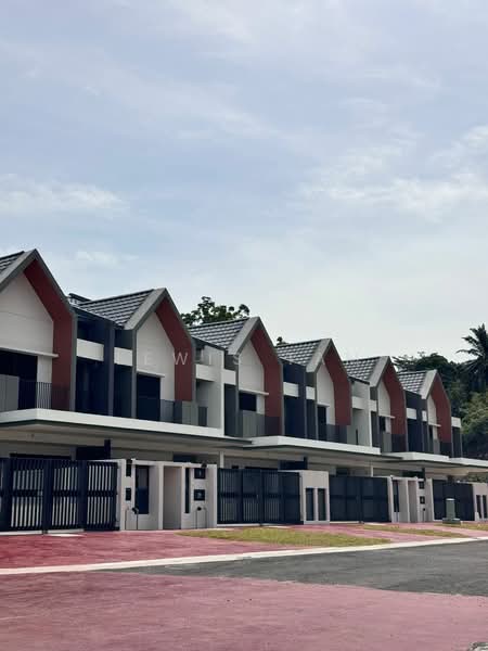 Rumah Teres 2 Tingkat untuk Dijual di Puchong (Selangor) - Lewis Tam - Exterior - PropertyGuru.com.my