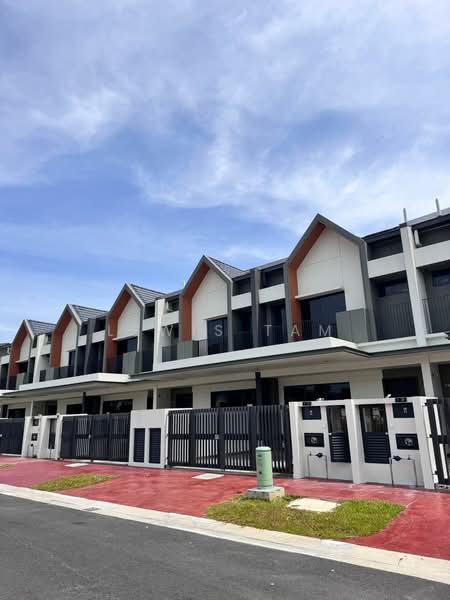 Rumah Teres 2 Tingkat untuk Dijual di Puchong (Selangor) - Lewis Tam - Exterior - PropertyGuru.com.my