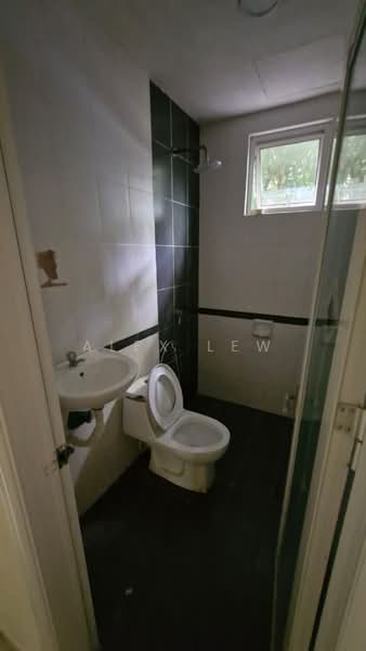 Rumah Berkembar untuk Dijual di Bandar Mahkota Cheras (Cheras) - Alex Lew - Bathroom - PropertyGuru.com.my
