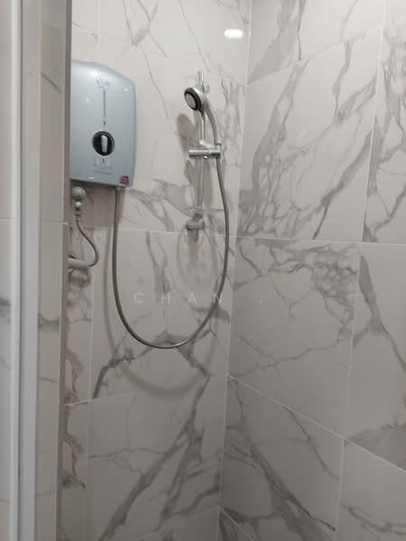 Service Residence for Sale at The Grand Subang Jaya SS13 - Chan . - Bathroom - PropertyGuru.com.my