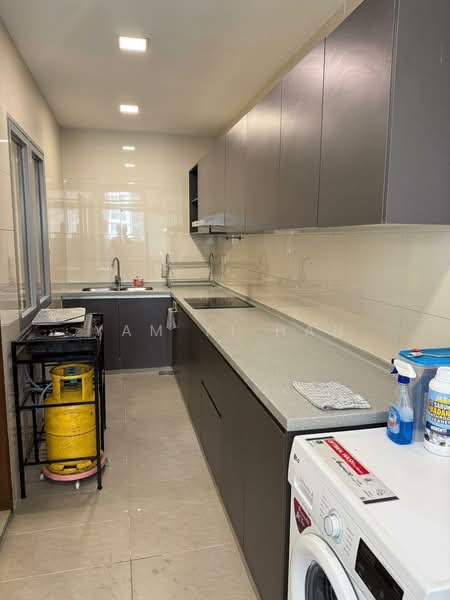 Kondominium untuk Disewa di Lakefront Residence - Yam Yi Han - Kitchen - PropertyGuru.com.my